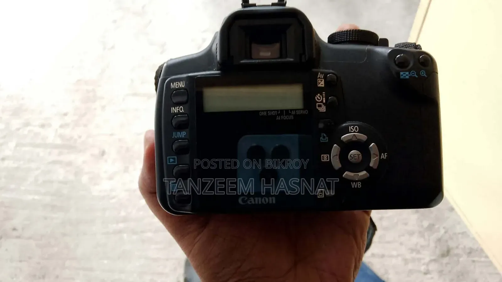 Canon EOS 350D / Digital Rebel XT DSLR Camera + Lens