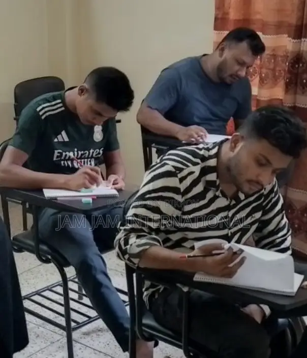 ক্লাস রুম চেয়ার