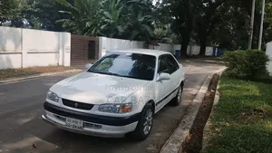 Toyota Corolla Sedan Automatic 1996 White