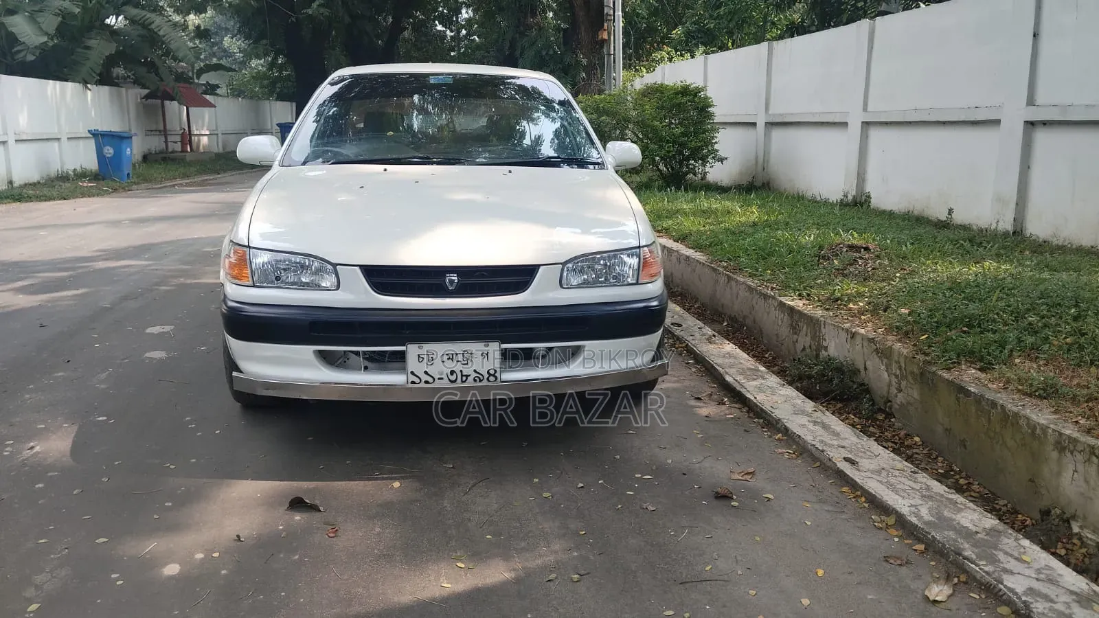 Toyota Corolla Sedan Automatic 1996 White