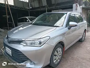 Toyota Axio 1.5 Hybrid 2WD 2015 Silver