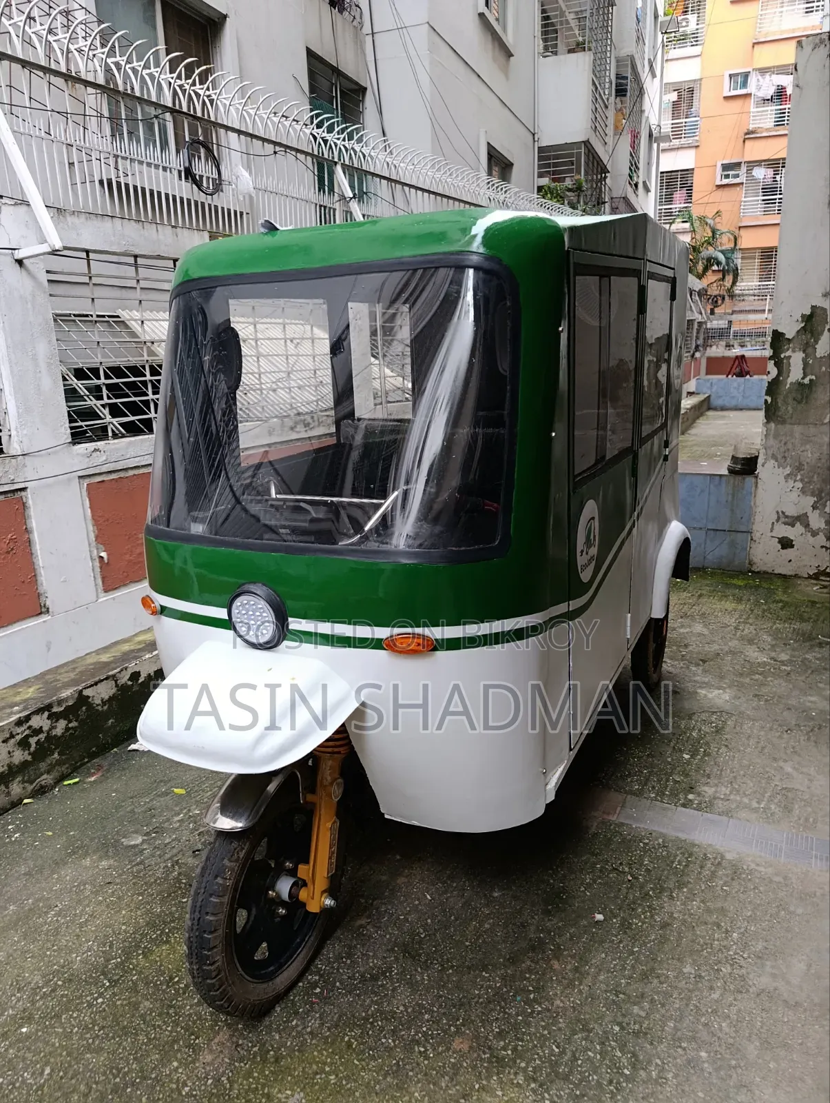 বিক্রির জন্য অটো রিকশা