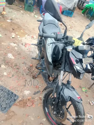 বাজাজ পালসার এনএস ১৬০ ২০২৪ কালো