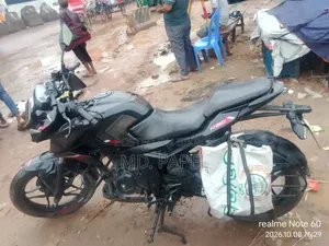 বাজাজ পালসার এনএস ১৬০ ২০২৪ কালো