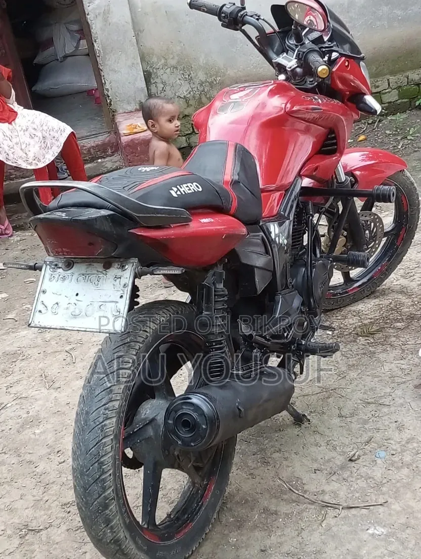 হিরো হোন্ডা হাংক ২০১৫ লাল