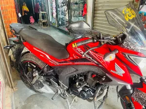 হোন্ডা হর্নেট ২০১৯ লাল