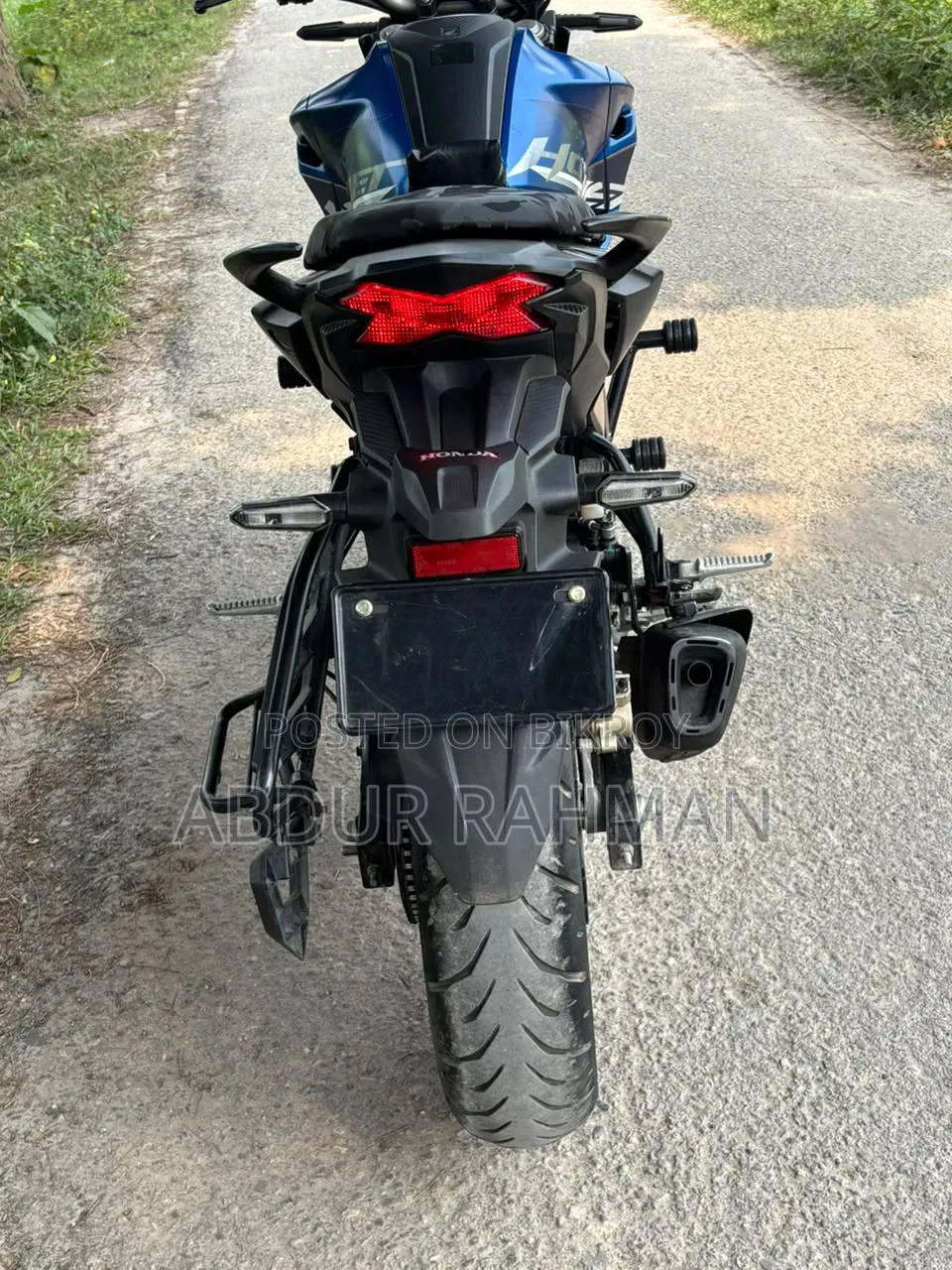 Honda Hornet 2.0 2025 Blue