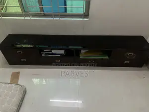 টিভি কেবিনেট টলি