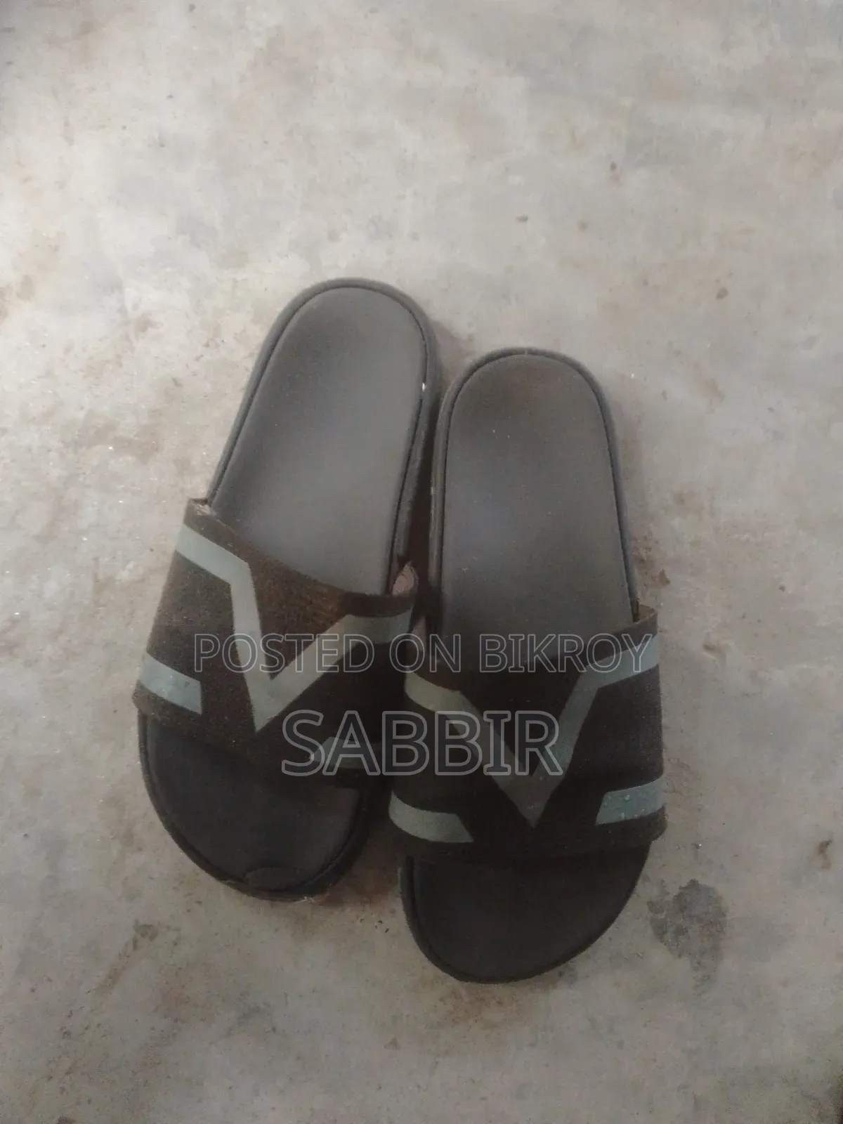 জুতা বিক্রি করা হবে