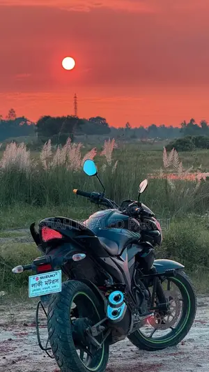 নতুন সুজুকি জিক্সার ২০২৫ কালো