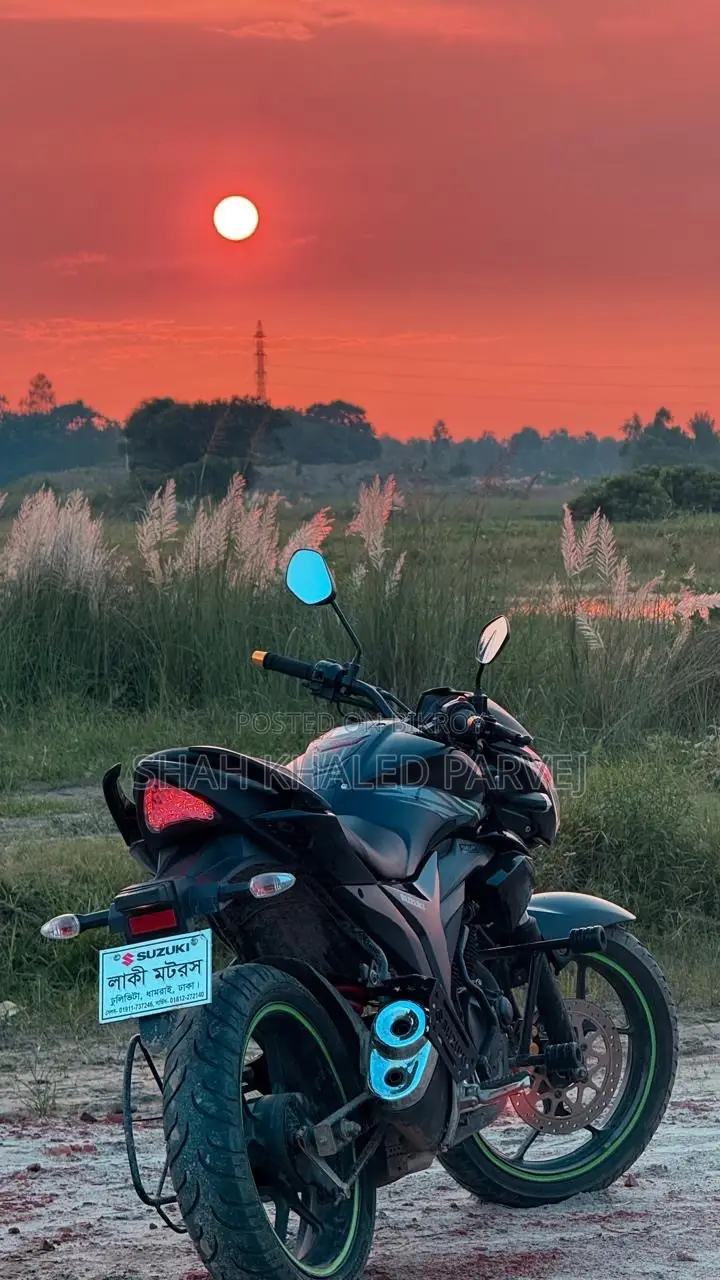 নতুন সুজুকি জিক্সার ২০২৫ কালো