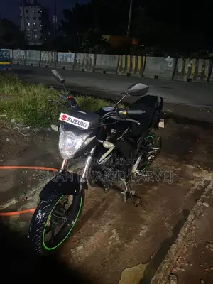 নতুন সুজুকি জিক্সার ২০২৫ কালো