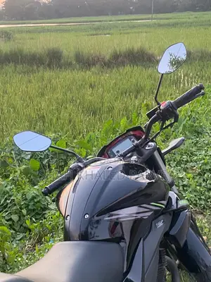নতুন সুজুকি জিক্সার ২০২৫ কালো