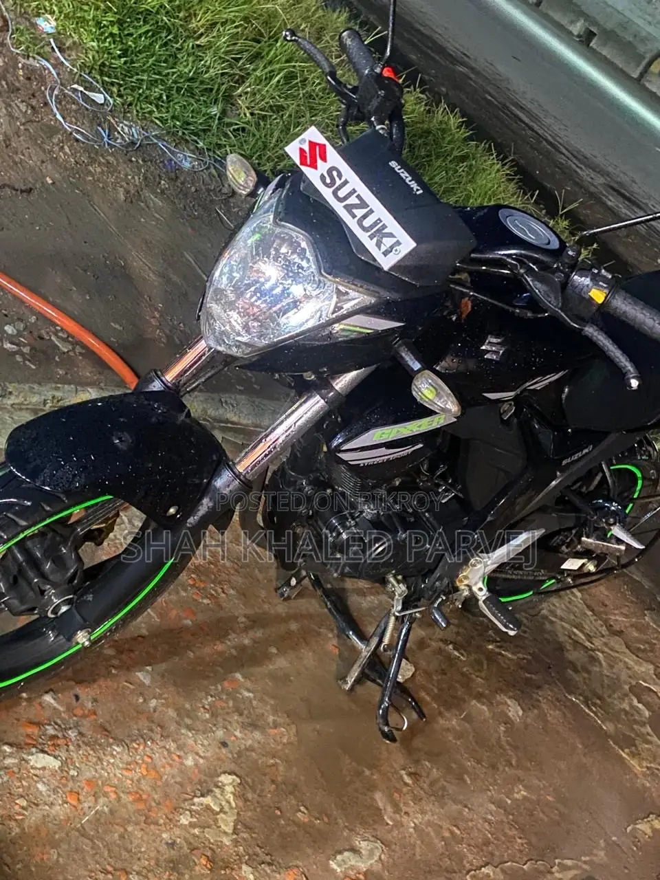 নতুন সুজুকি জিক্সার ২০২৫ কালো