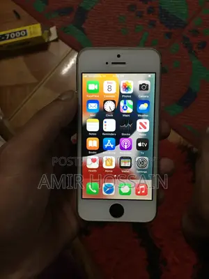 Apple iPhone SE 32 GB Black