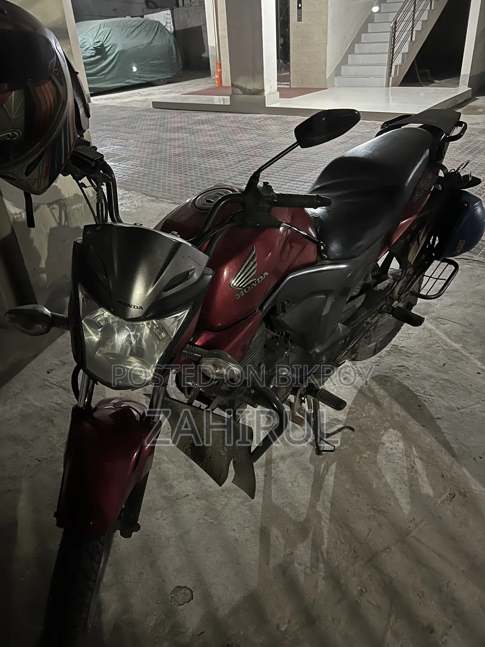 Honda CB 2015 Red