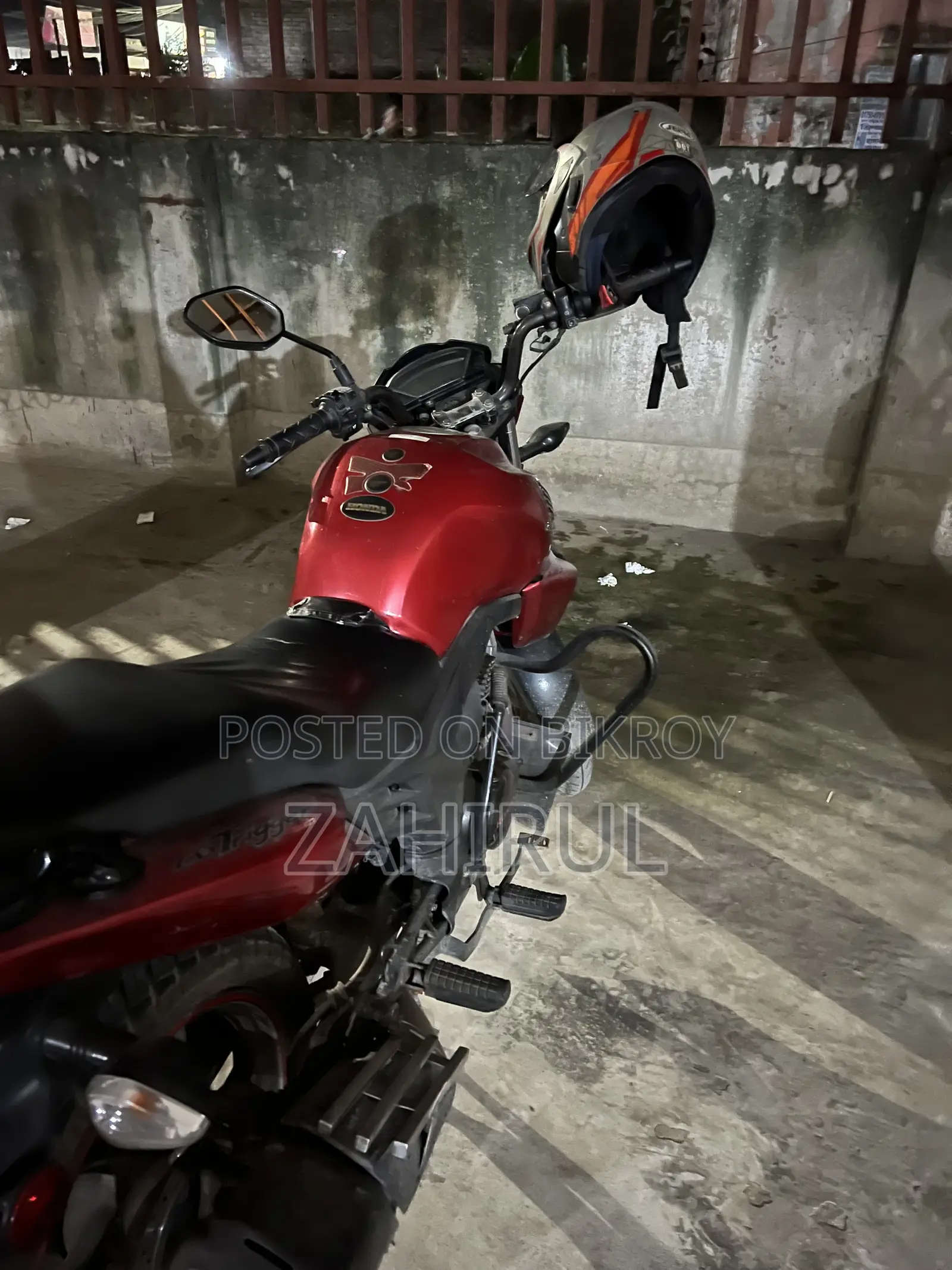 Honda CB 2015 Red