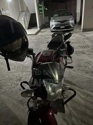 Honda CB 2015 Red
