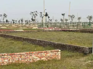 3 Katha Prime Location Plot Sale in American City