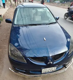 মিতসুবিশি ল্যান্সার ২০০৪ নীল