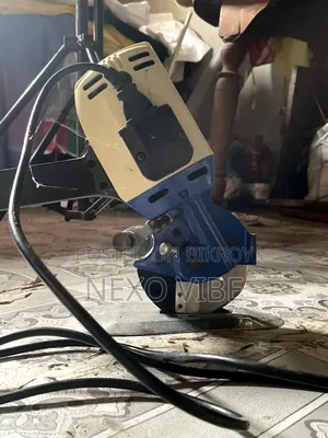 Electric Cloth Cutting Machine
