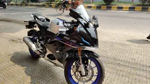 Yamaha R15M 2025 Silver