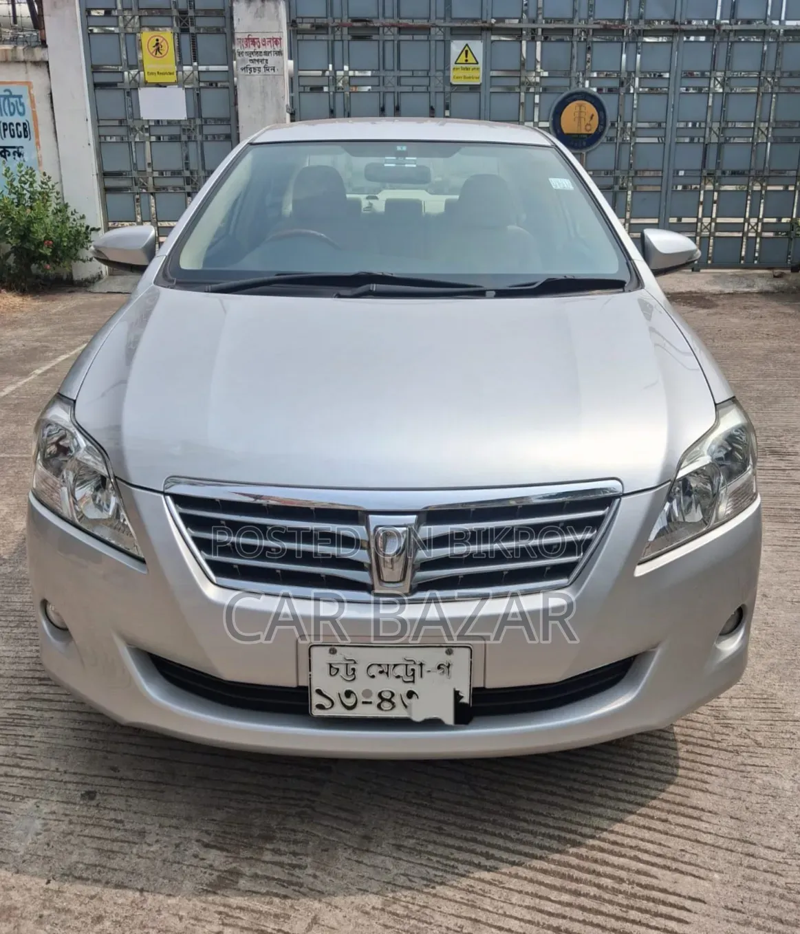 Toyota Premio 1.5 Front-Wheel Drive 2013 Silver