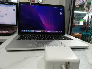 Laptop Apple MacBook Pro 8GB Intel Core i5 SSD 256GB