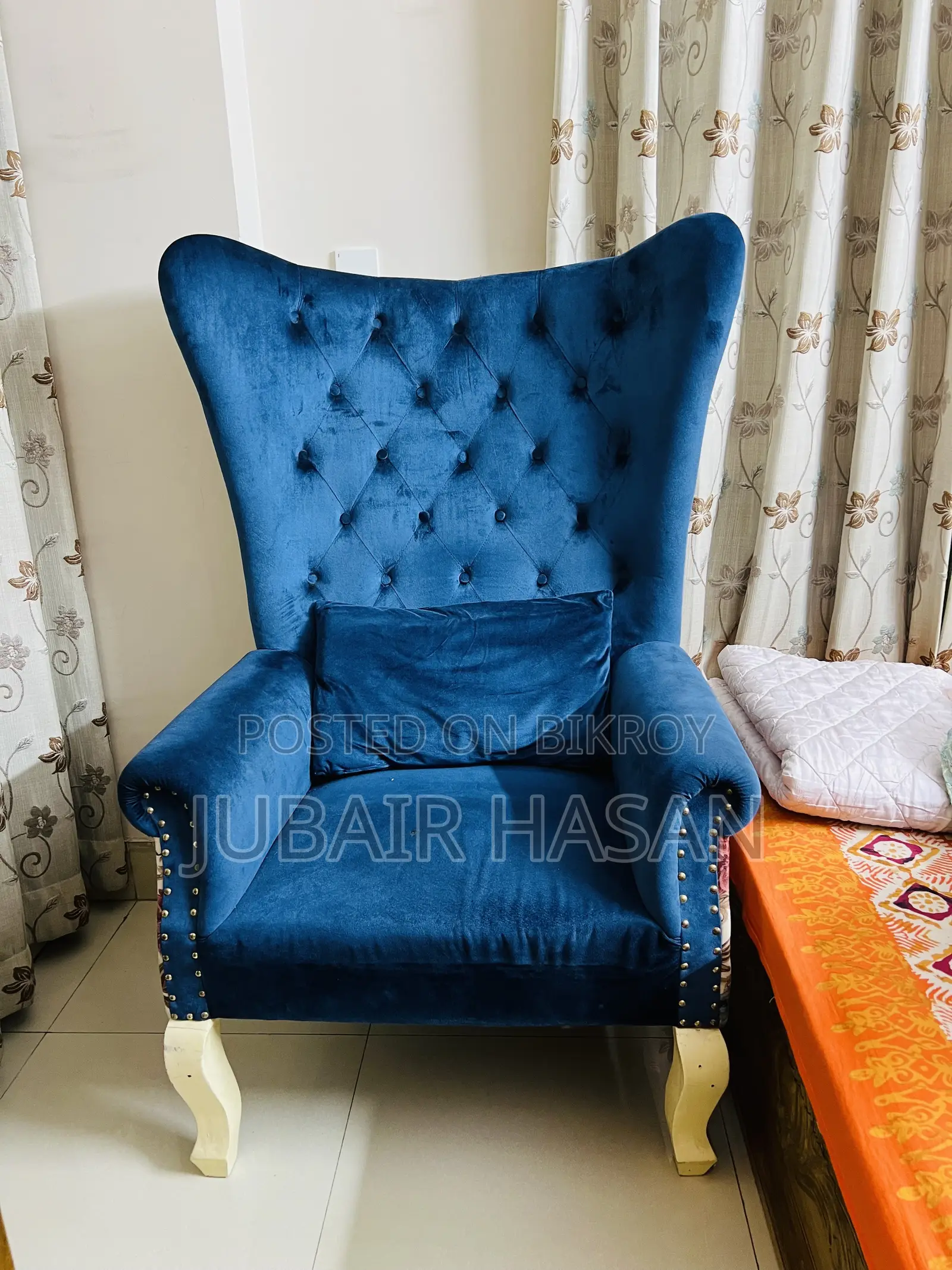লিভিং রুমের জন্য সোফা
