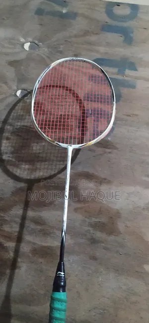 A good quality Li-Ning Turbo Charging N7 Racket for sale.