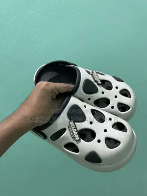 ক্রোকস জুতো