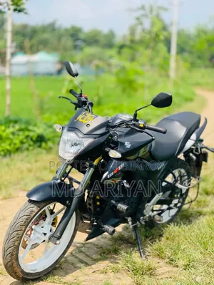 সুজুকি জিক্সার ২০২৩ ব্ল্যাক