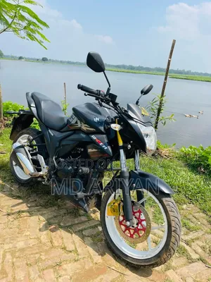 সুজুকি জিক্সার ২০২৩ ব্ল্যাক