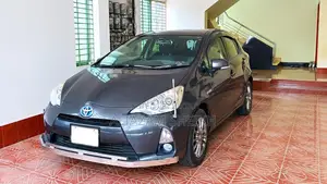 Toyota Aqua S 2014 Gray