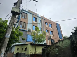 খুলনা সদরে সম্পূর্ণ আসবাবপত্রসহ ২০ বেডরুমের বাড়ি বিক্রয়ের জন্য