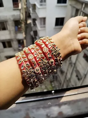 হ্যান্ড মেডেড চুড়ি কালেকশন