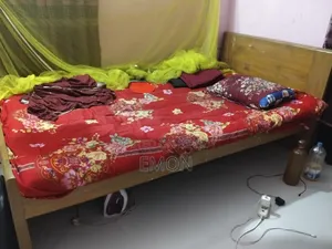 সিঙ্গেল লোহা কাঠের খাট