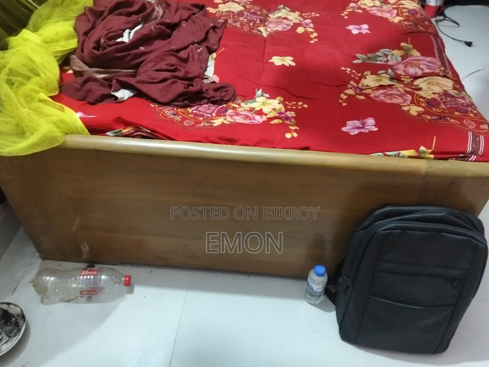 সিঙ্গেল লোহা কাঠের খাট