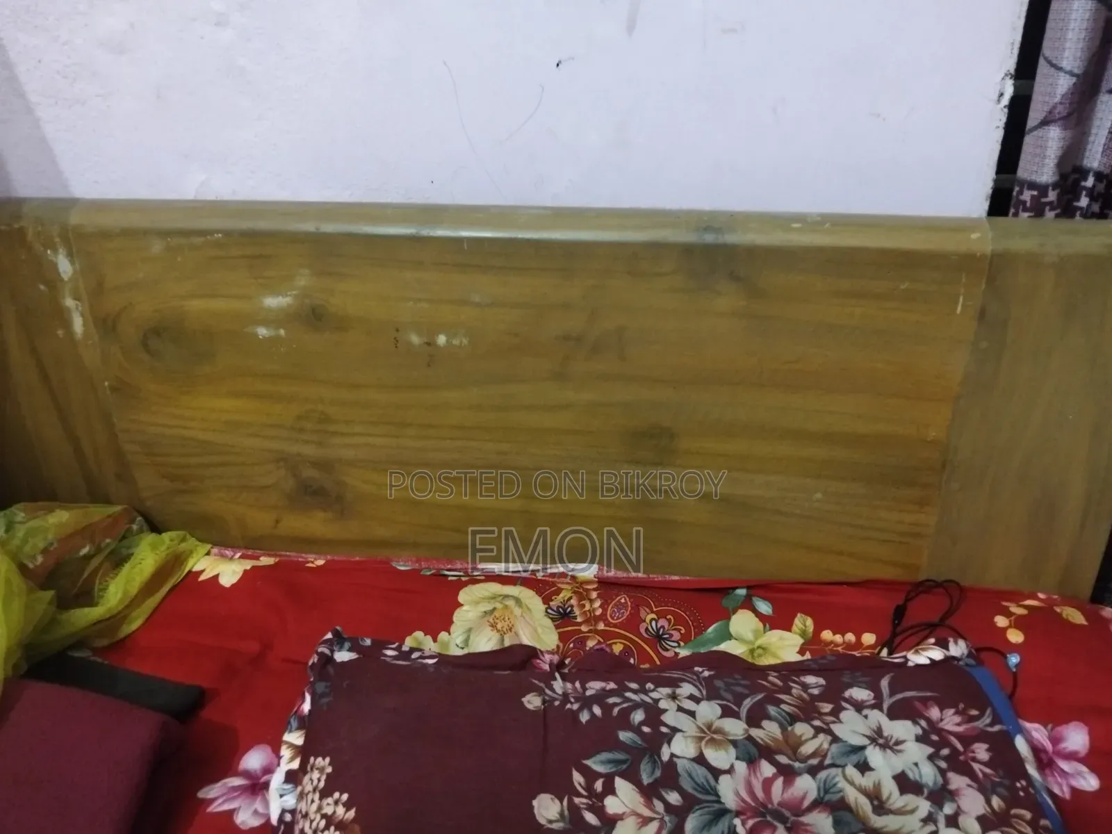 সিঙ্গেল লোহা কাঠের খাট