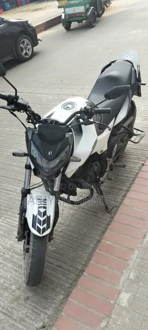 হিরো থ্রিলার ১৬০আর ২০২১ হোয়াইট