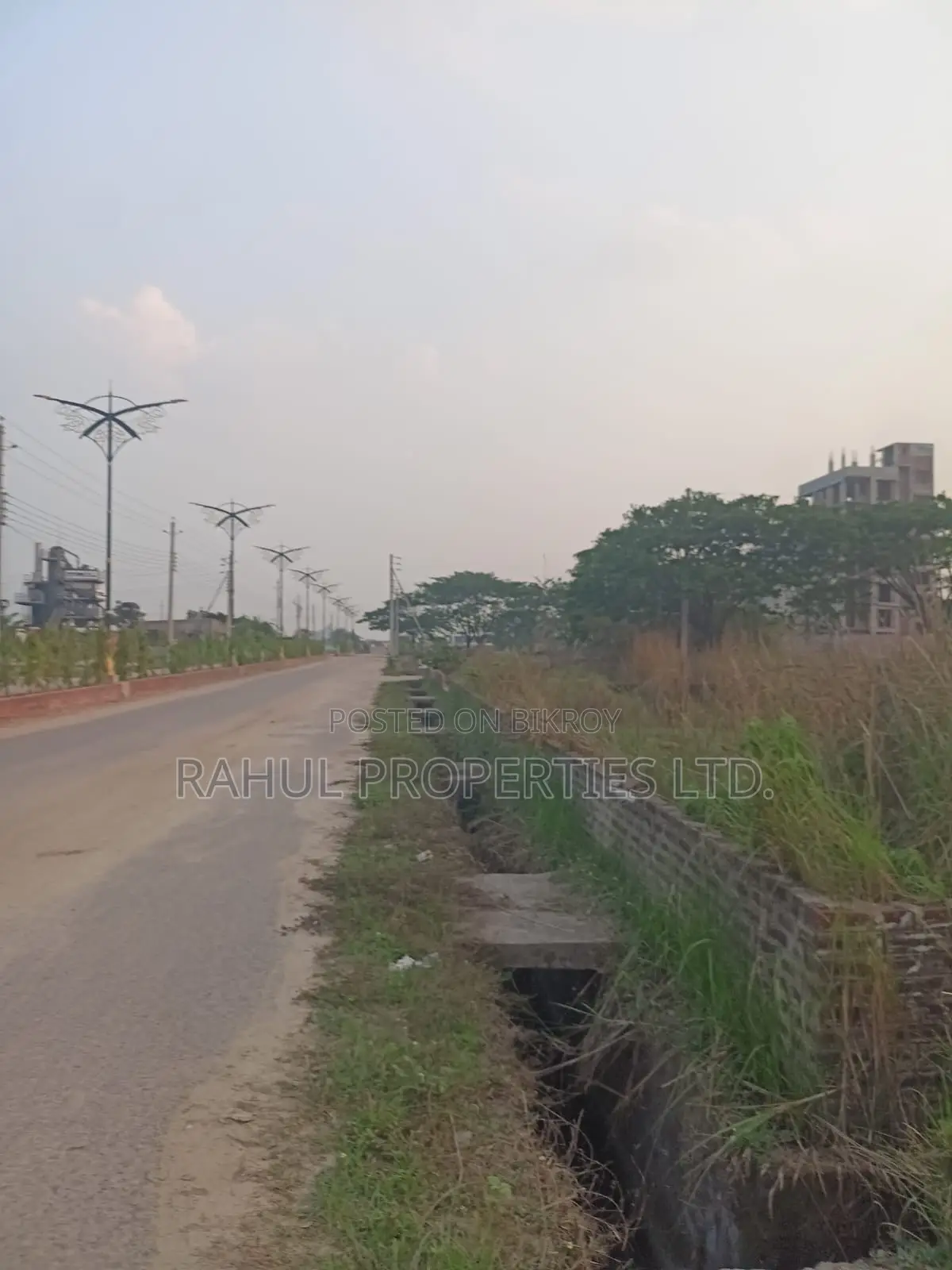 পি ব্লক ৩ কাটা [দক্ষিণমুখী] জমি বিক্রয়