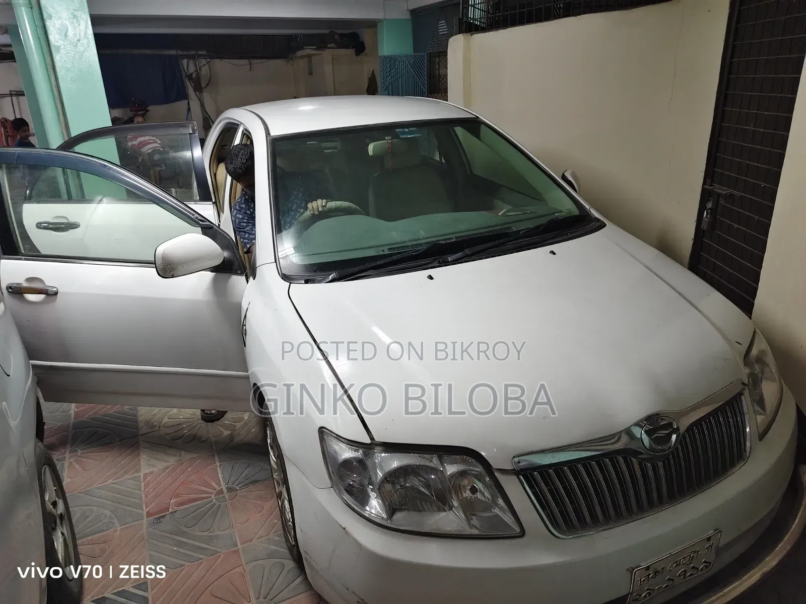 Toyota Corolla 2004 White