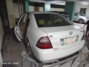 Toyota Corolla 2004 White