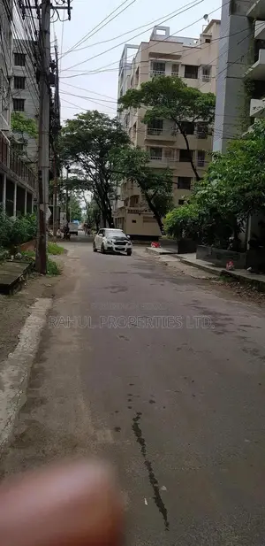 বসুন্ধরায় এইচ-ব্লক [দক্ষিণমুখী] প্লট বিক্রয়