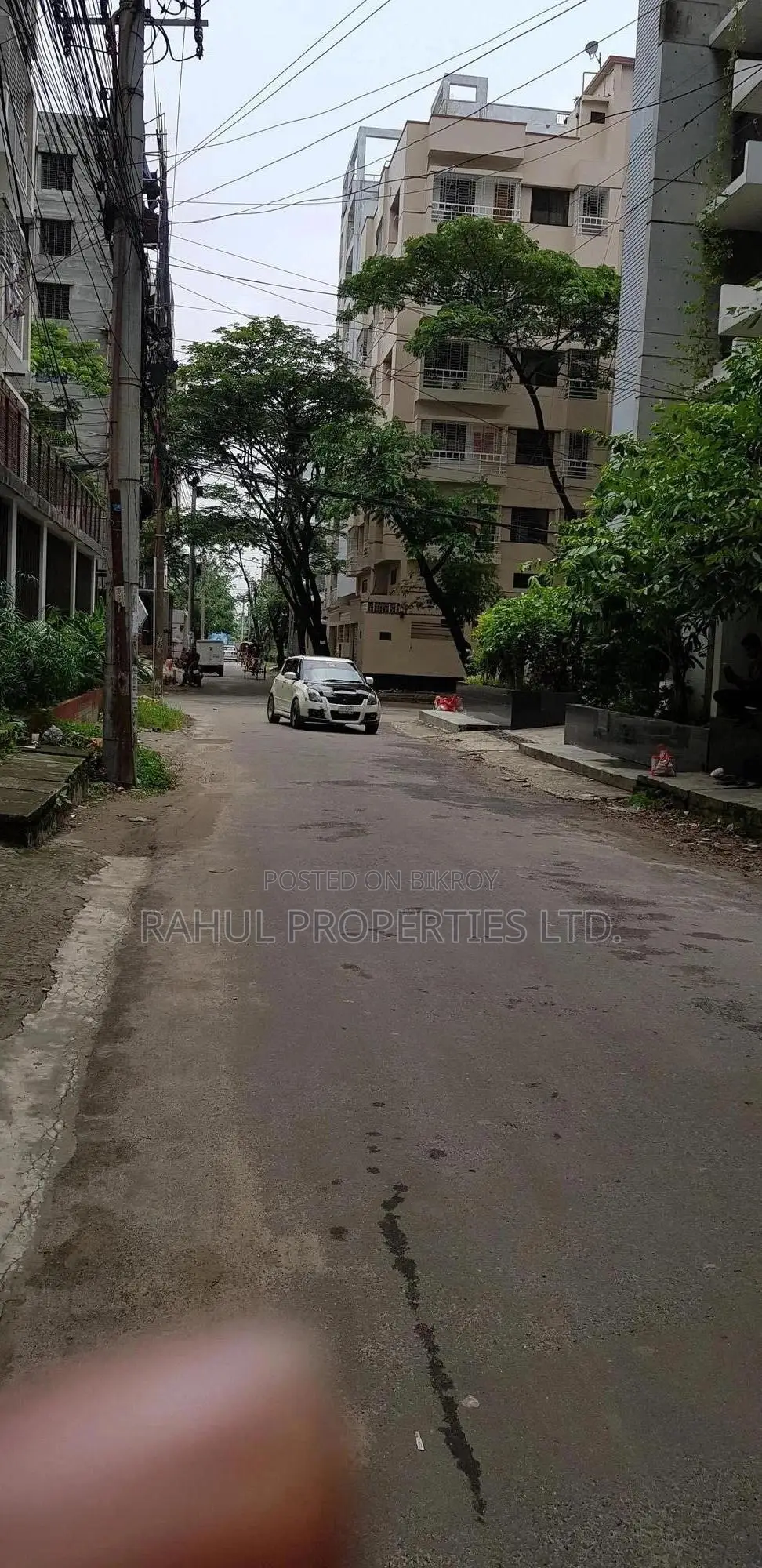 বসুন্ধরায় এইচ-ব্লক [দক্ষিণমুখী] প্লট বিক্রয়