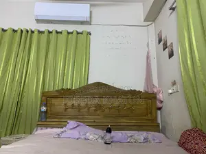 আমার অর্জিনাল সেগুন কাঠের কাট টি বিক্রি করতে চাই জাজিম তোষক সহ