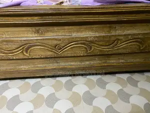 আমার অর্জিনাল সেগুন কাঠের কাট টি বিক্রি করতে চাই জাজিম তোষক সহ