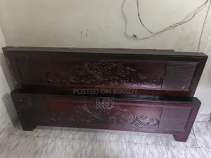 খাট সাইজ ৭ ফুট বাই ৬ ফুট