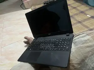 Laptop Acer 8GB Intel Celeron HDD+SSD 1.5T