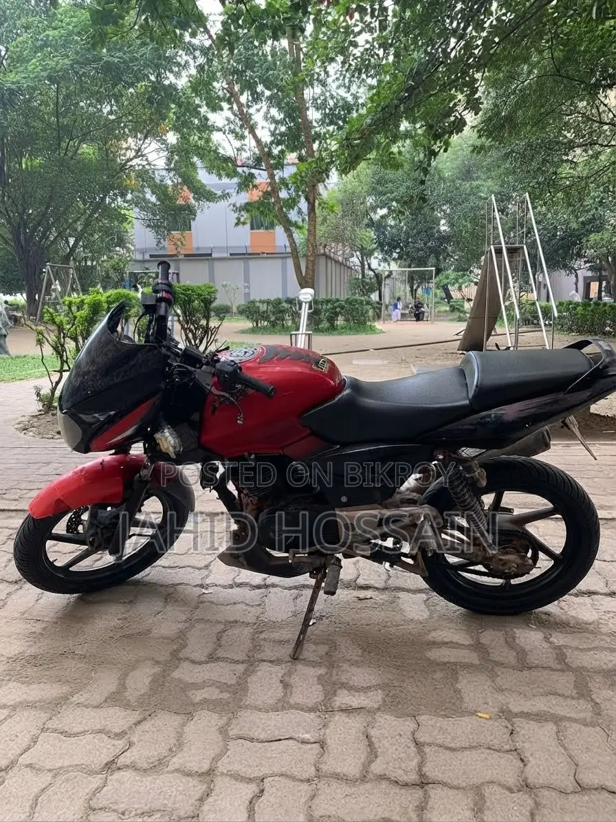 বাজাজ পালসার ১৫০ ২০০৯ লাল